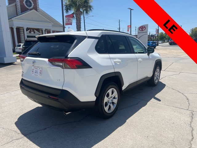 2019 Toyota RAV4 LE photo 2