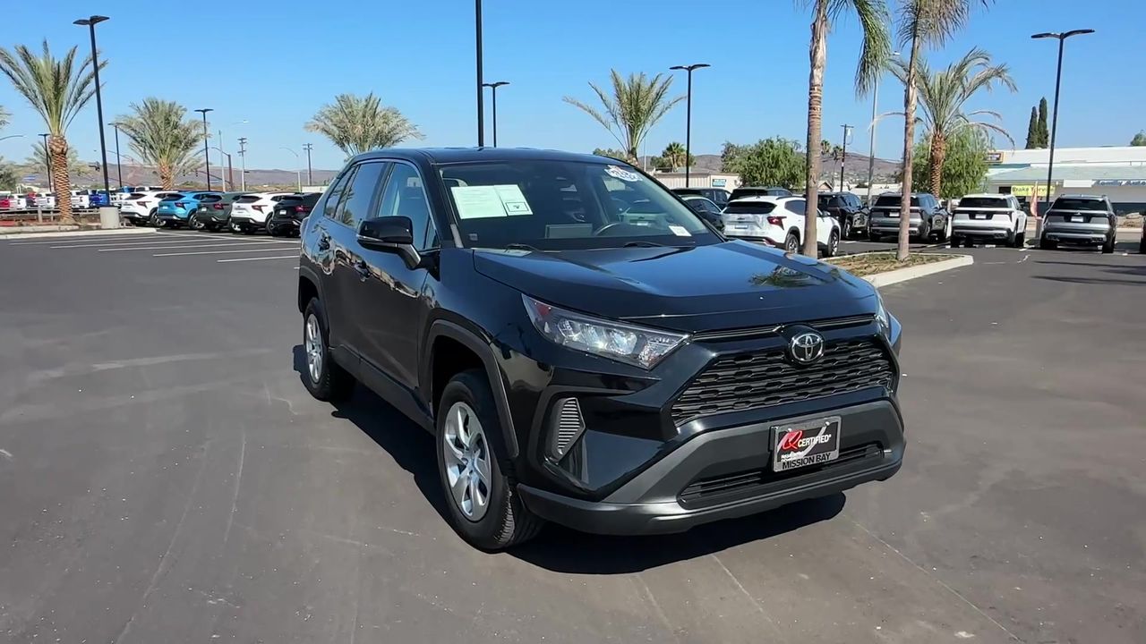 2022 Toyota RAV4 LE photo 43
