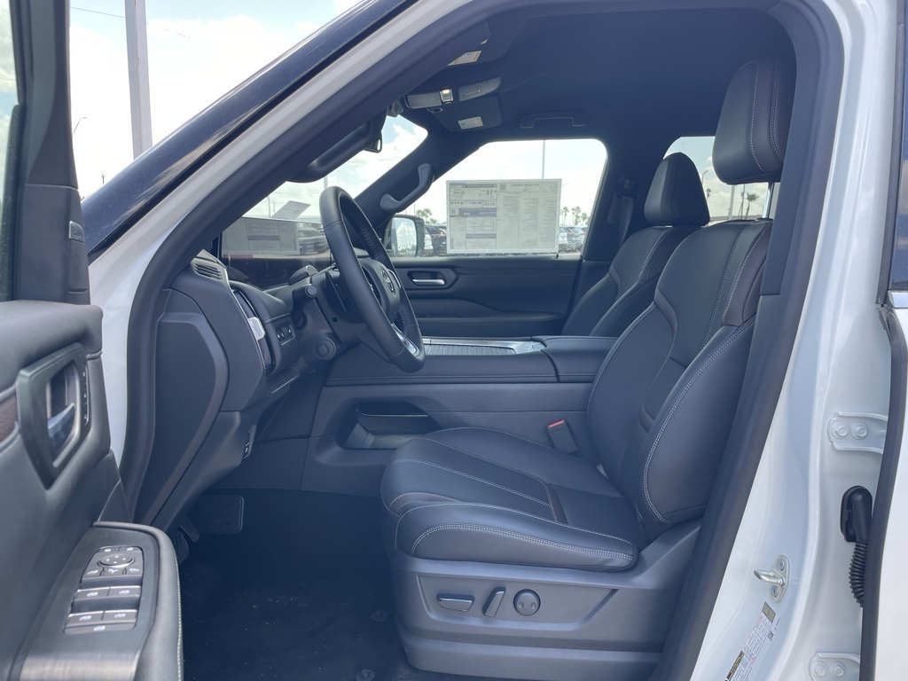 2025 Nissan Armada SL photo 12