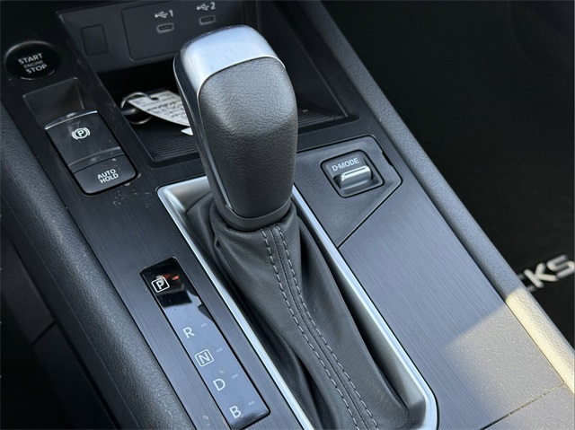 2025 Nissan Kicks SV photo 19