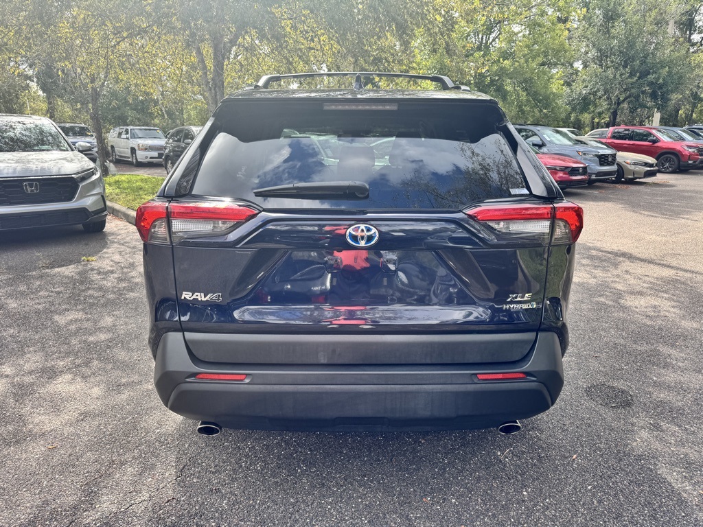 2020 Toyota RAV4 Hybrid XLE photo 5