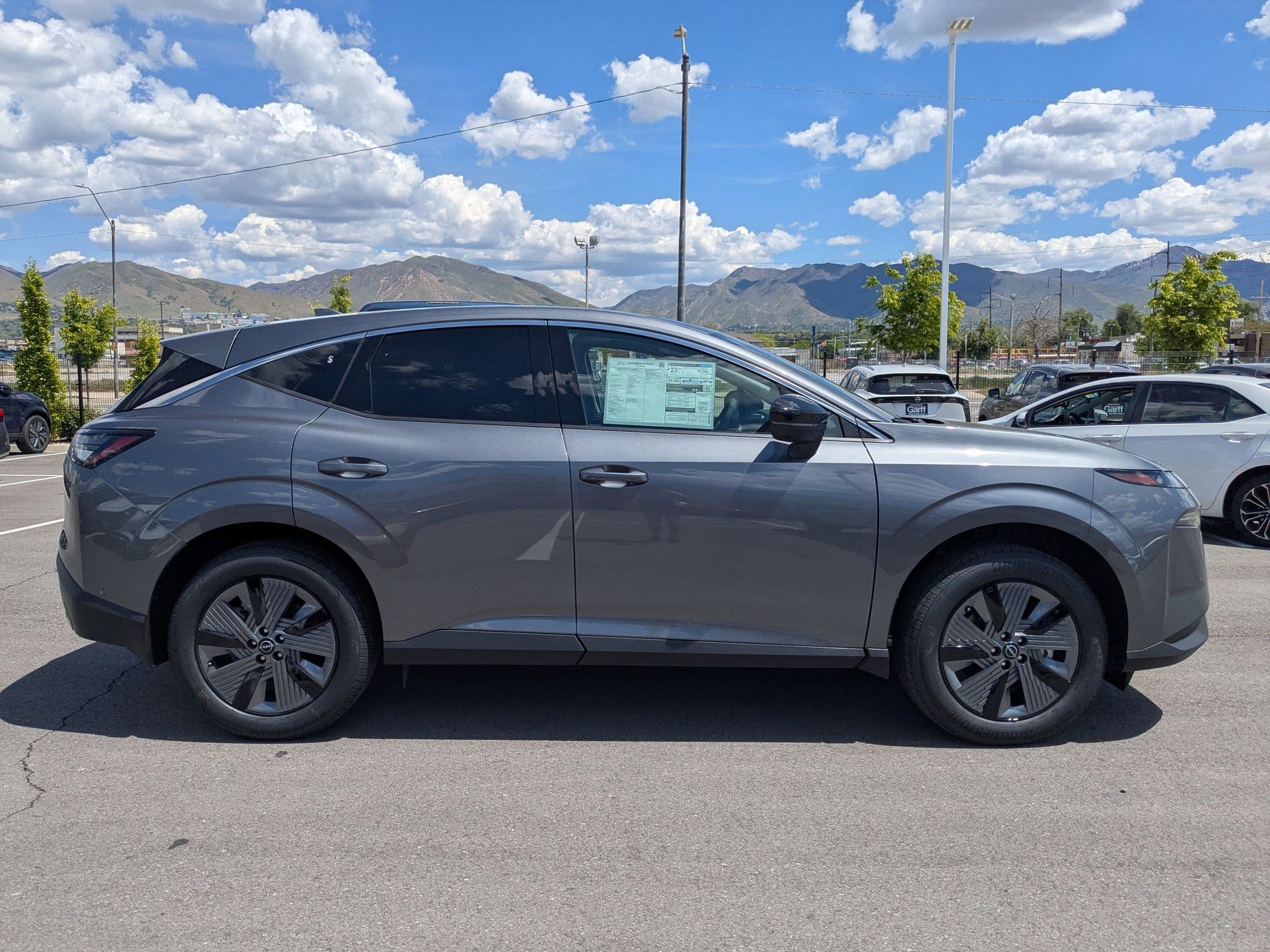 2025 Nissan Murano SL photo 2