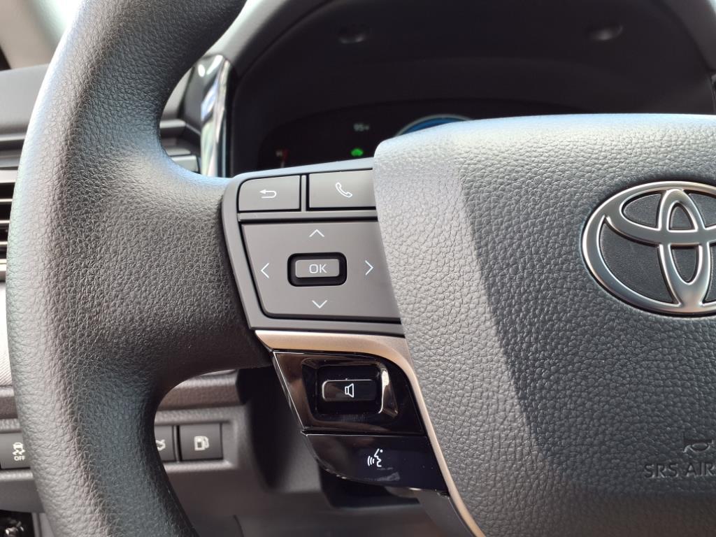 2025 Toyota Camry LE photo 23