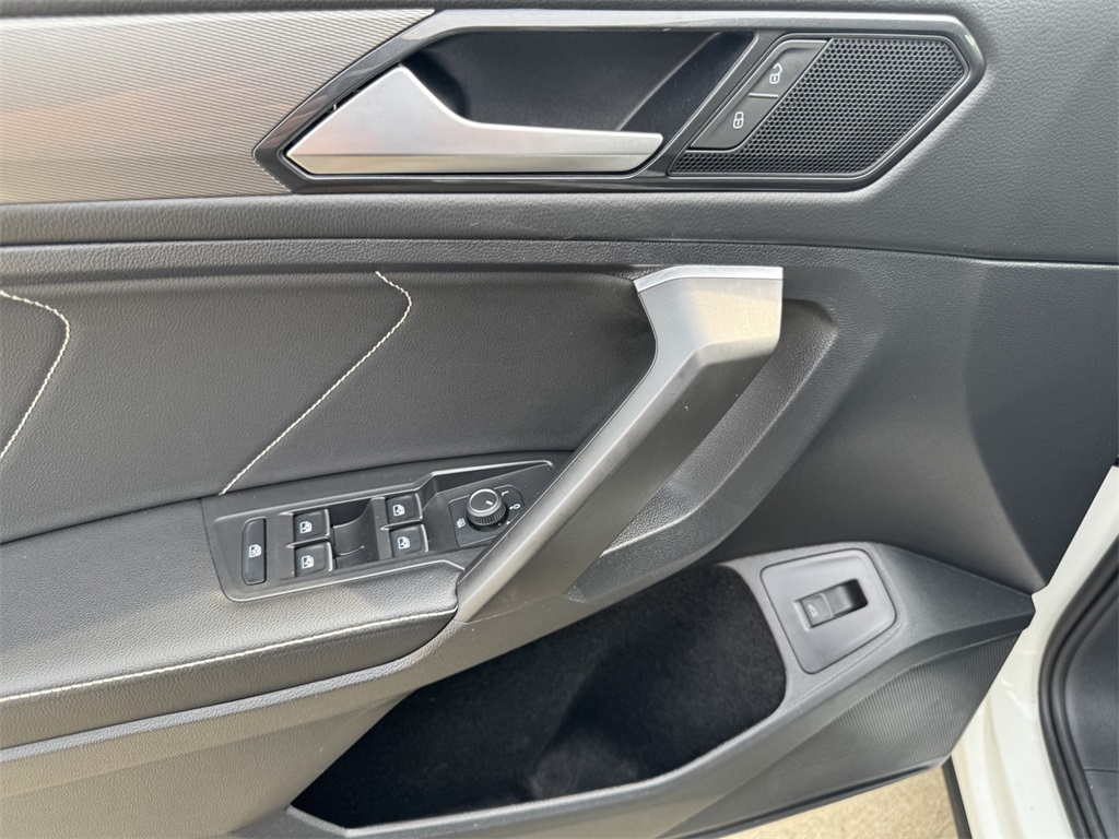 2022 Volkswagen Tiguan SE photo 13