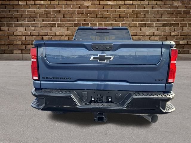 2026 Chevrolet Silverado 3500HD LTZ photo 4