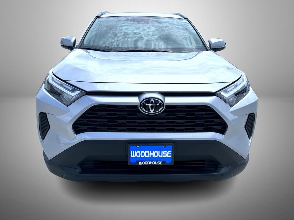 2023 Toyota RAV4 XLE photo 2