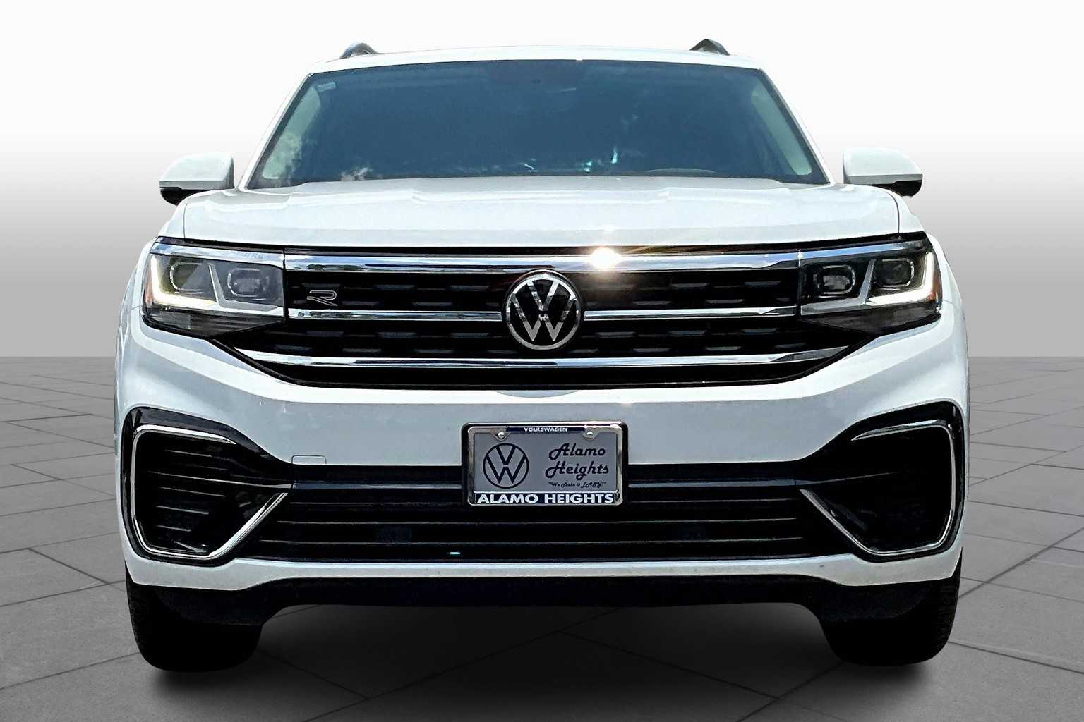 2021 Volkswagen Atlas SE Technology R-Line photo 3