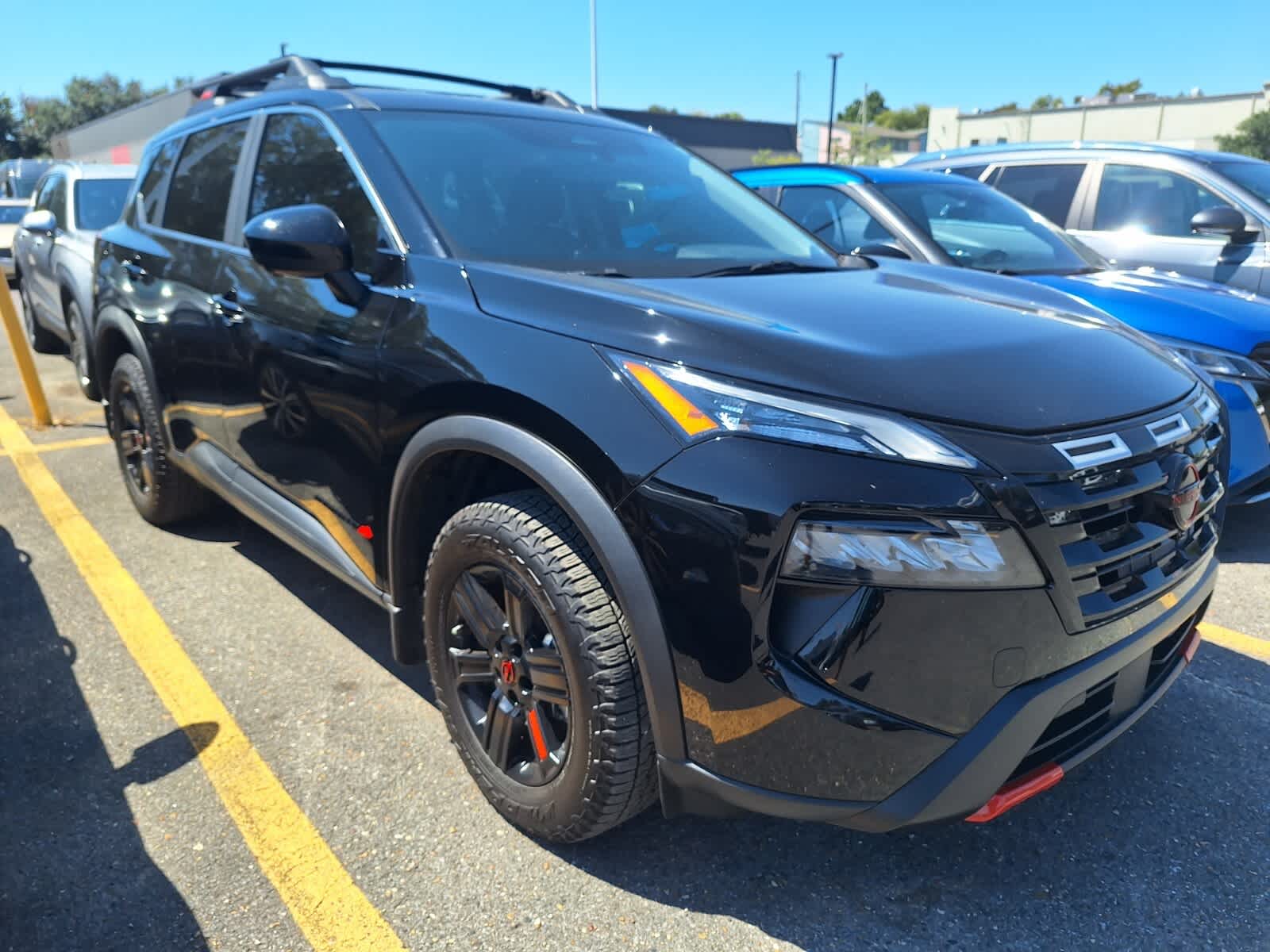 2025 Nissan Rogue SV photo 3