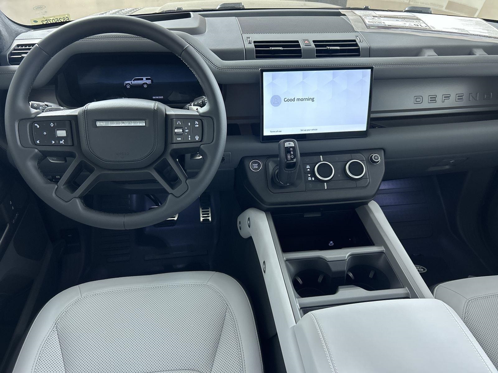 2025 Land Rover Defender 130 V8 photo 10
