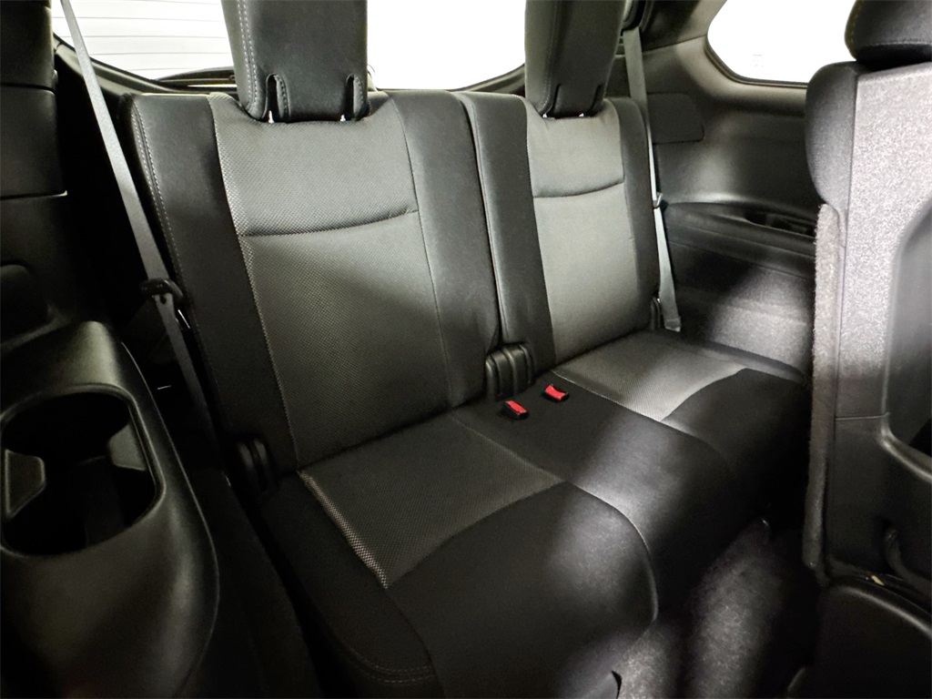 2019 Nissan Pathfinder SV photo 18
