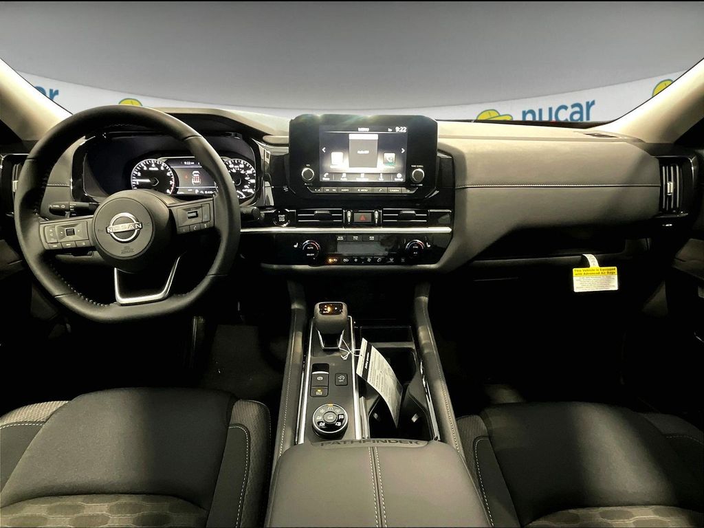 2025 Nissan Pathfinder SV photo 4
