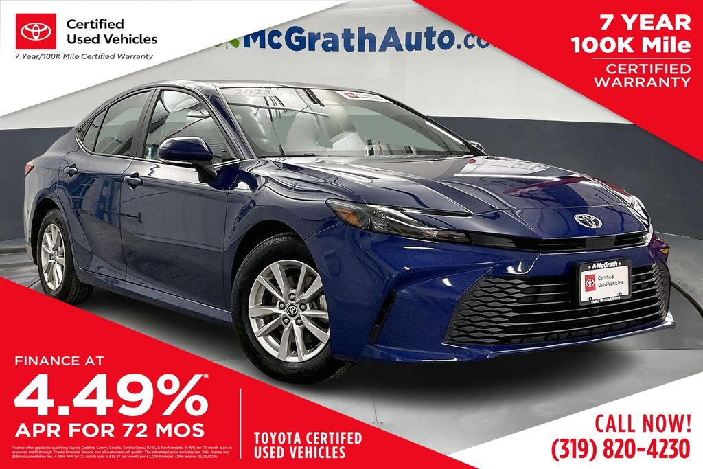 2025 Toyota Camry LE's photo