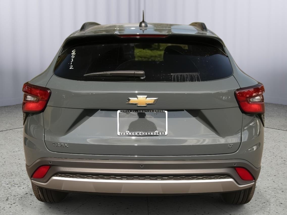 2025 Chevrolet Trax LT photo 6