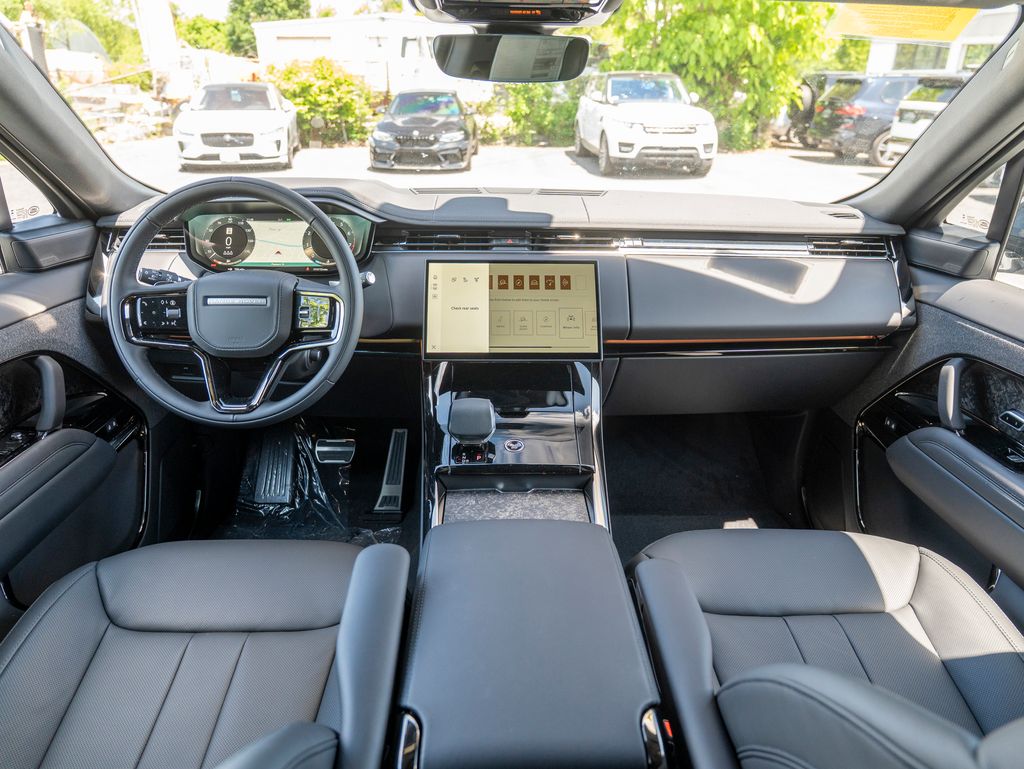 2025 Land Rover Range Rover Sport SE photo 14