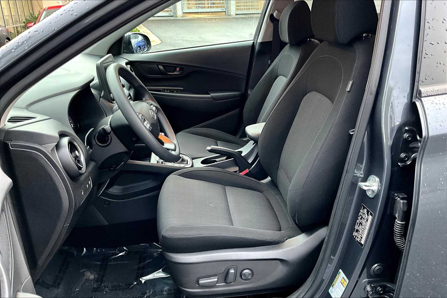 2023 Hyundai Kona SEL photo 7