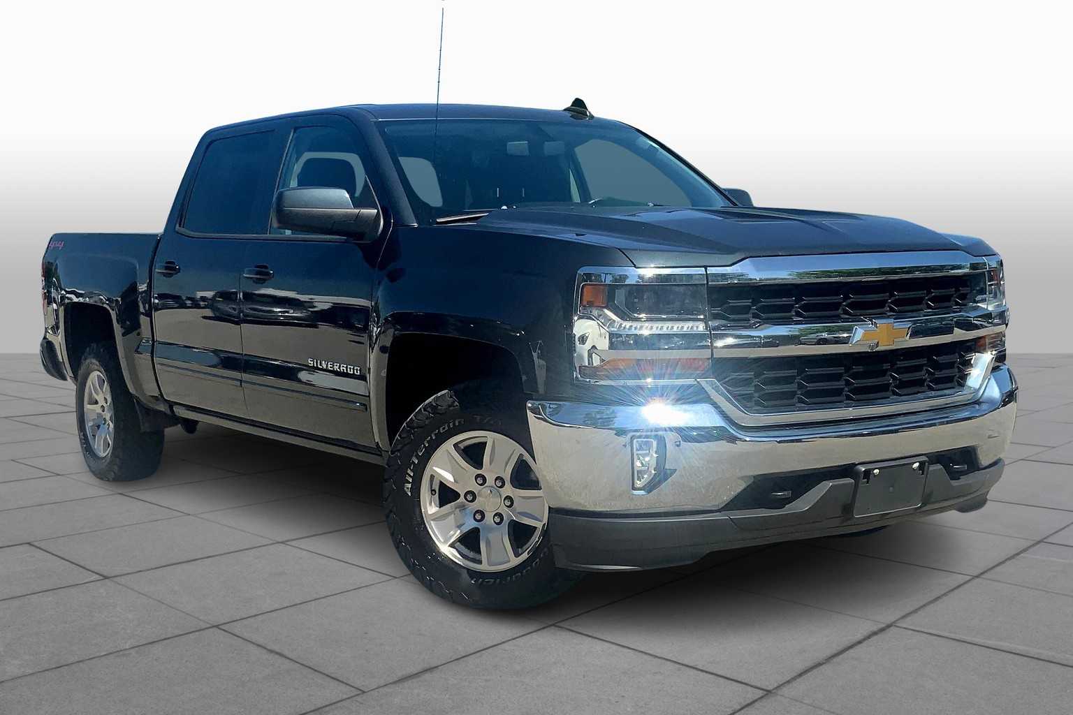 Used 2018 Chevrolet Silverado 1500 LT with VIN 3GCUKREC1JG221767 for sale in Kansas City