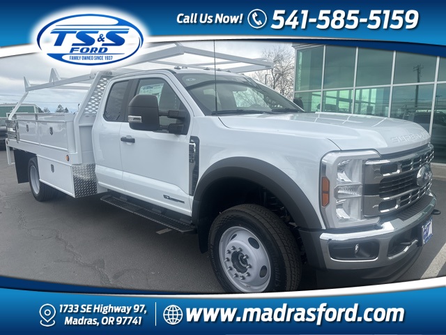 2025 Ford F-550 Super Duty Chassis Cab XL's photo