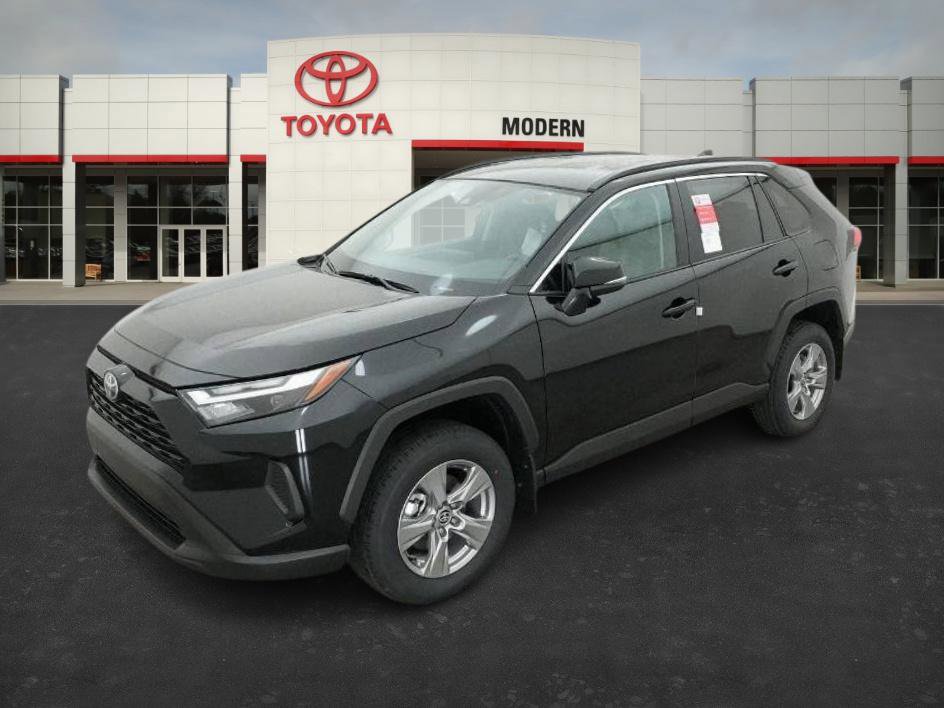 2025 Toyota RAV4 XLE's photo