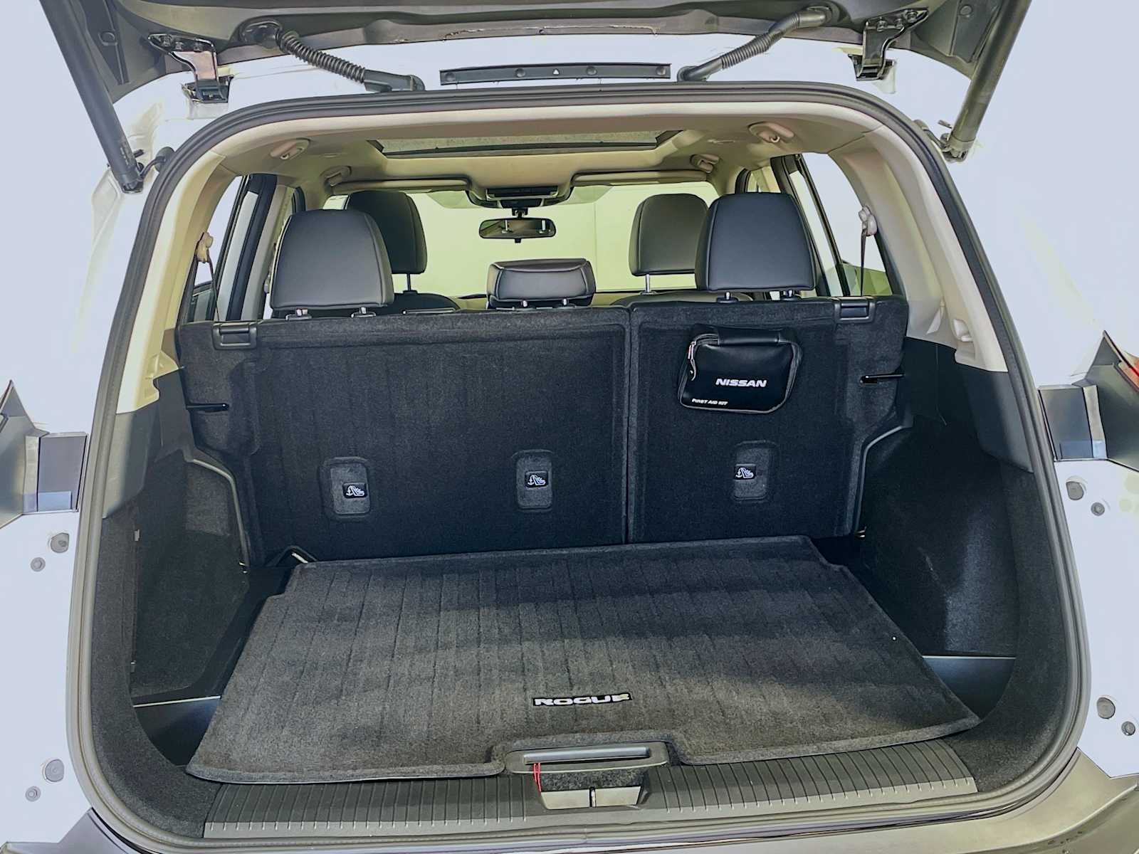 2021 Nissan Rogue SV photo 21