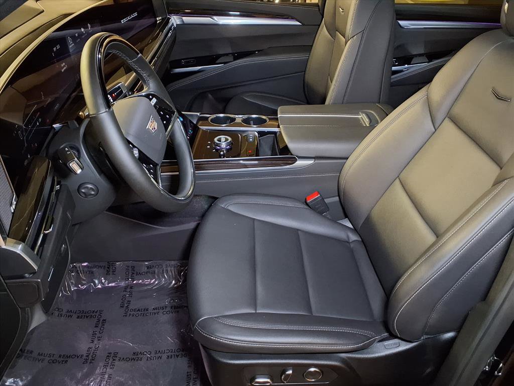 2025 Cadillac Escalade ESV Luxury photo 11