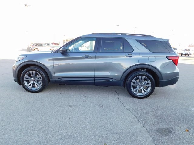 2026 Ford Explorer photo 2