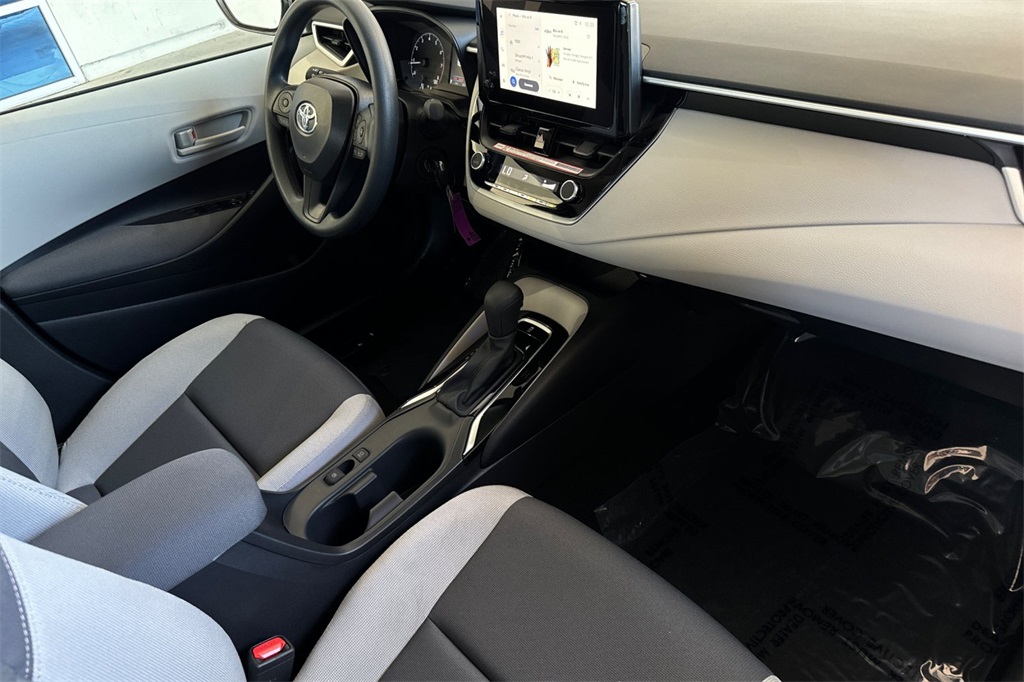 2025 Toyota Corolla LE photo 15