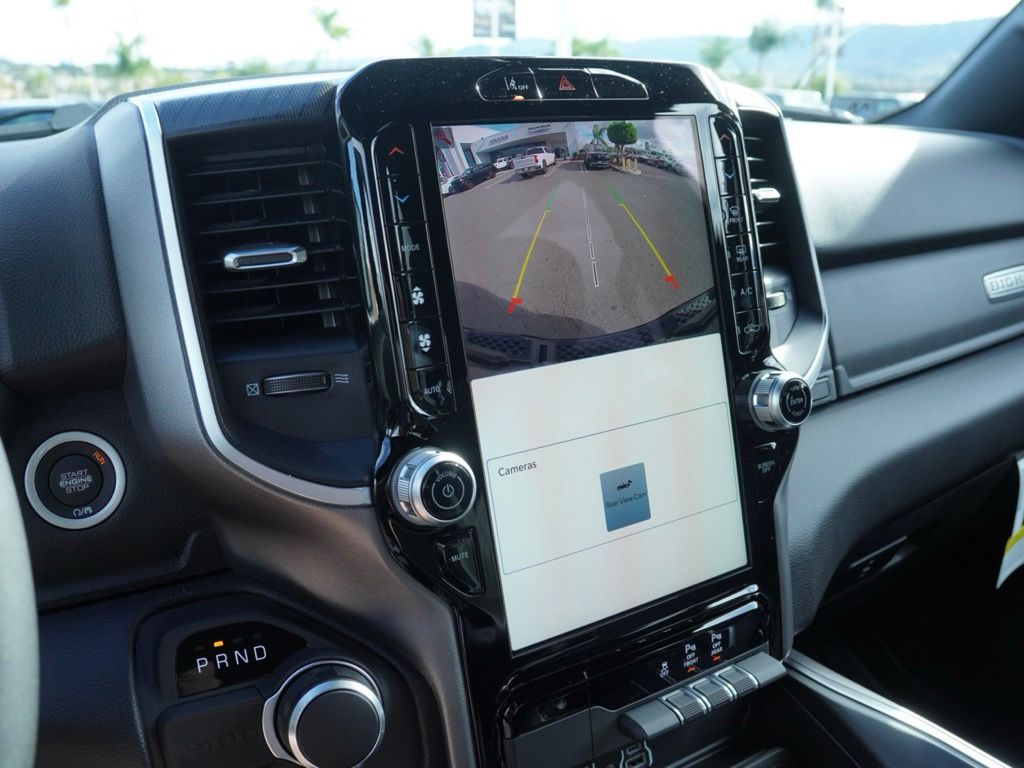 New 2026 Diamond Black Crystal Pearl-Coat Exterior Paint RAM Big Horn Night Edition image 15