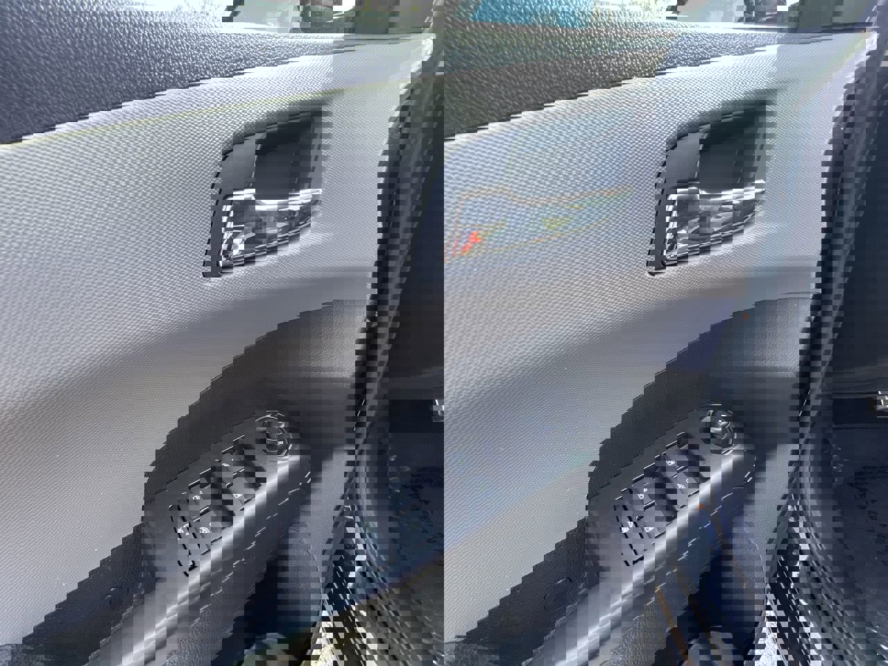 2013 Chevrolet Sonic LT photo 13