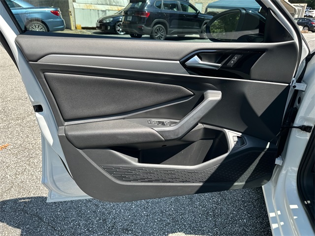 2021 Volkswagen Jetta R-Line photo 9
