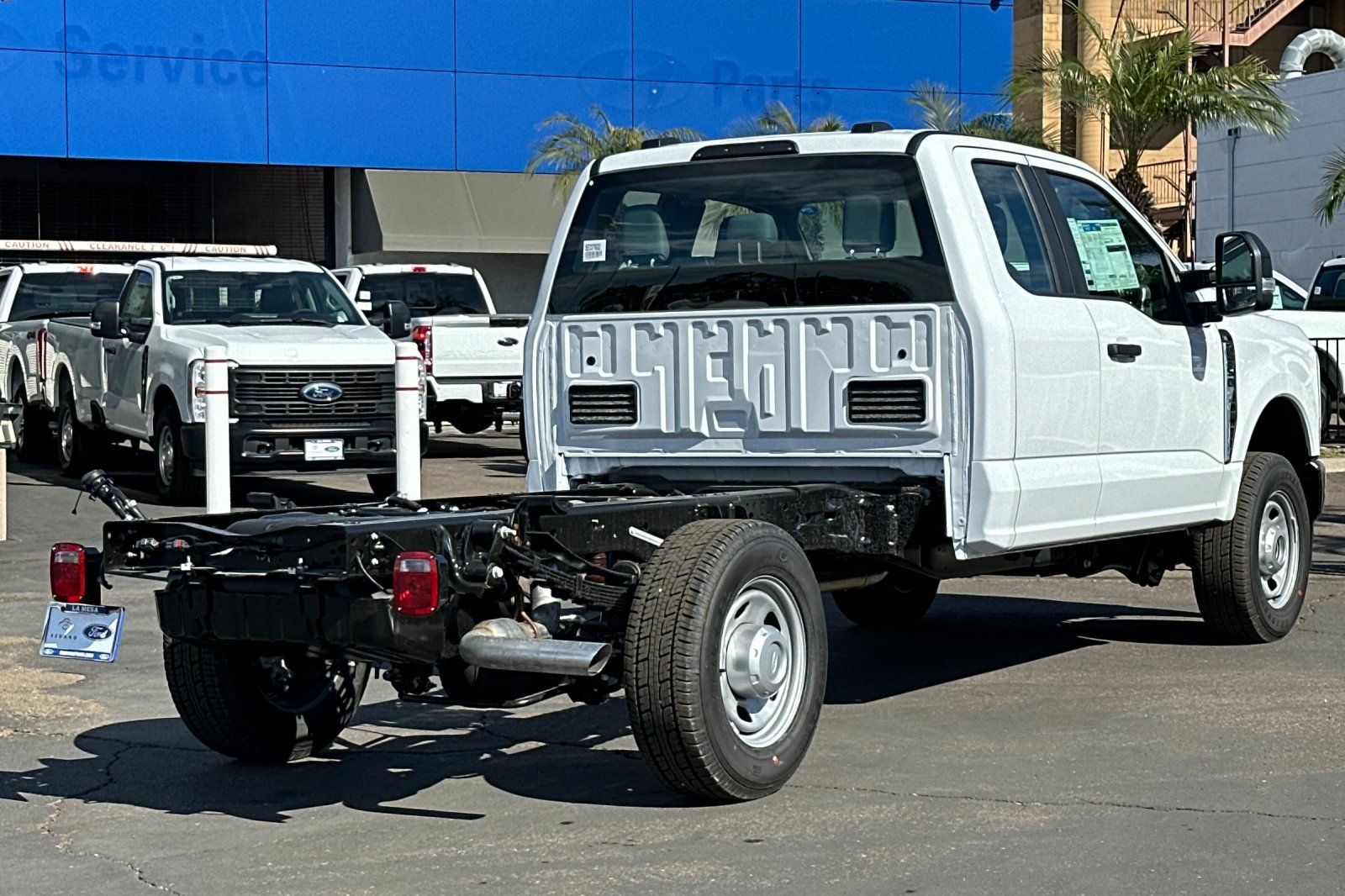2025 Ford F-350 Super Duty Chassis Cab XL