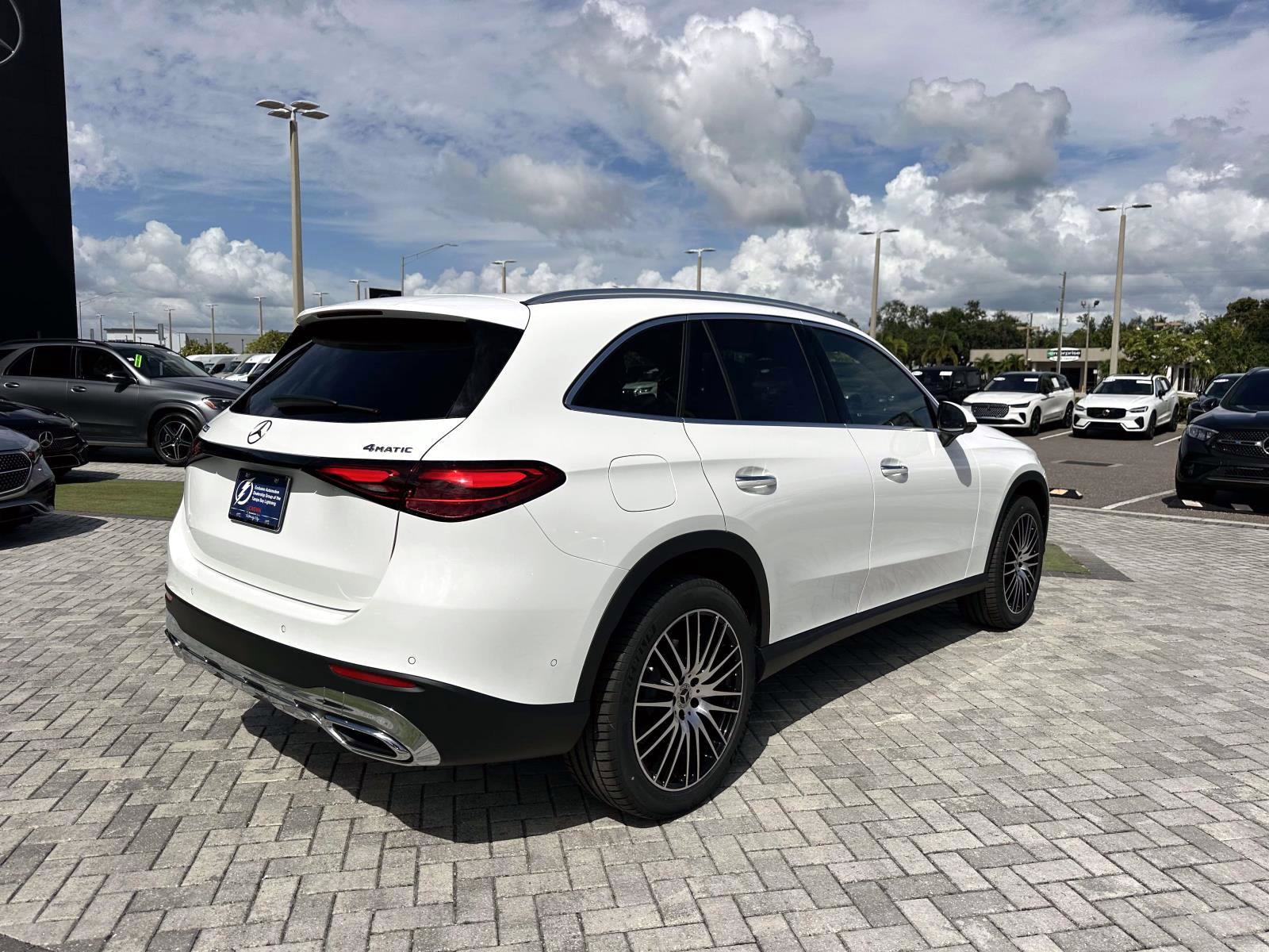 2026 Mercedes Benz GLC 300 4MATIC photo 4