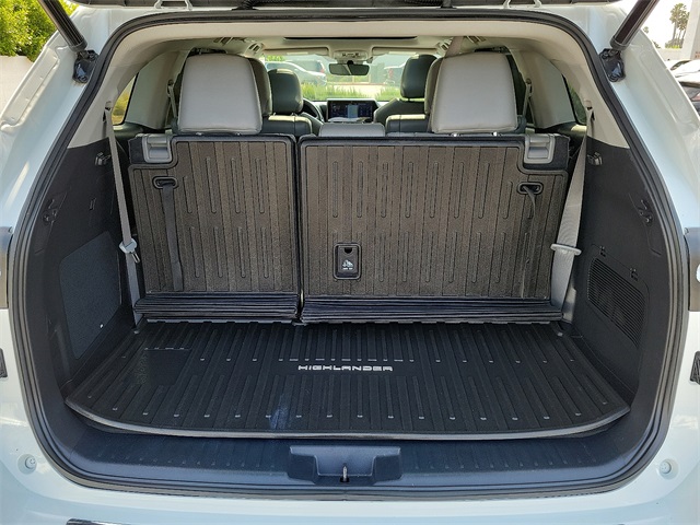 2022 Toyota Highlander Platinum photo 31