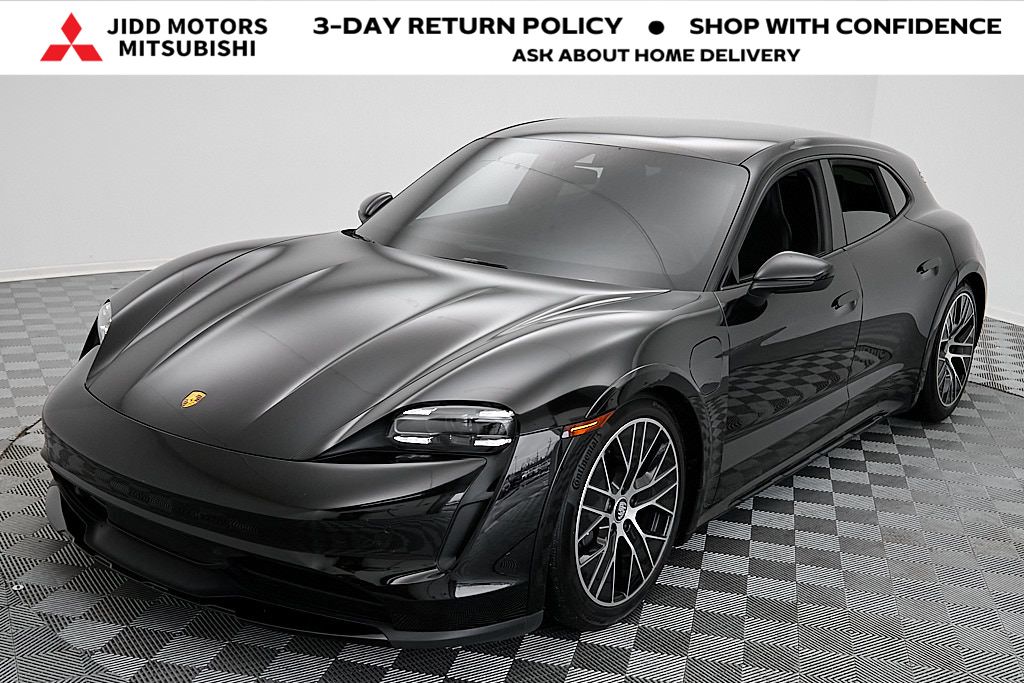 2022 Porsche Taycan Base's photo