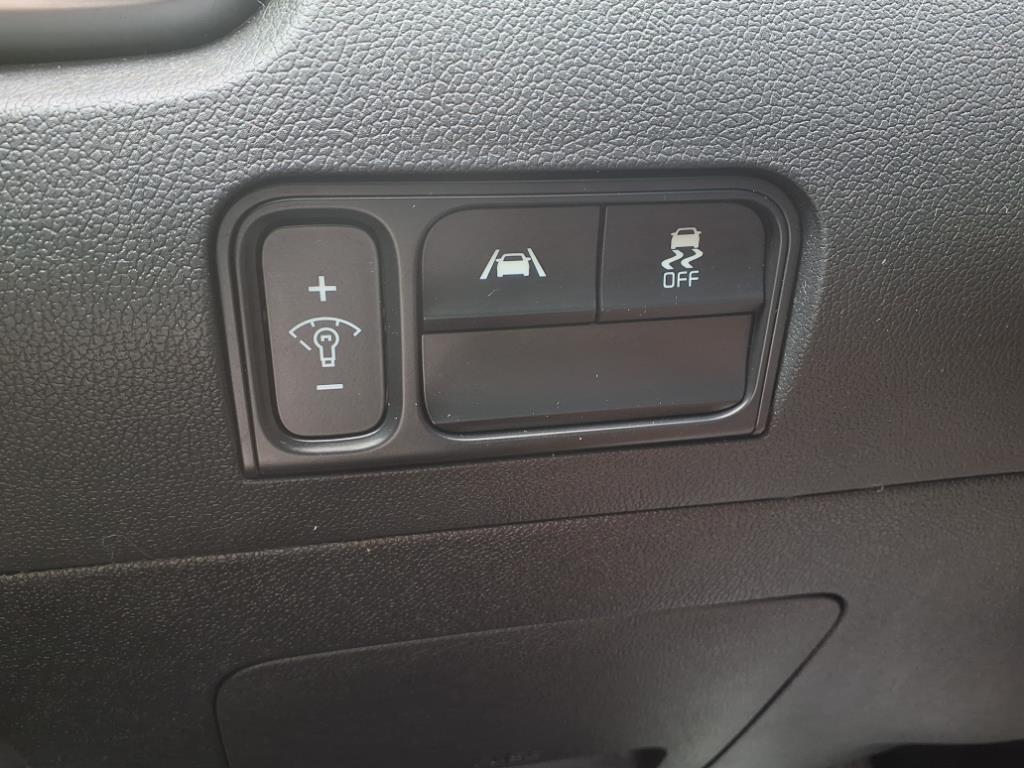 2022 Kia Sorento LX photo 26