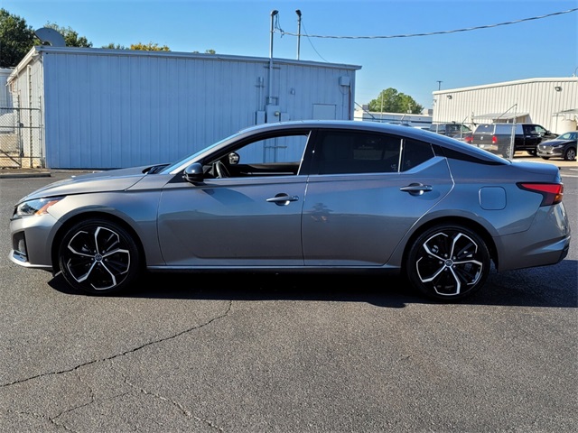 2024 Nissan Altima 2.5 SR photo 6