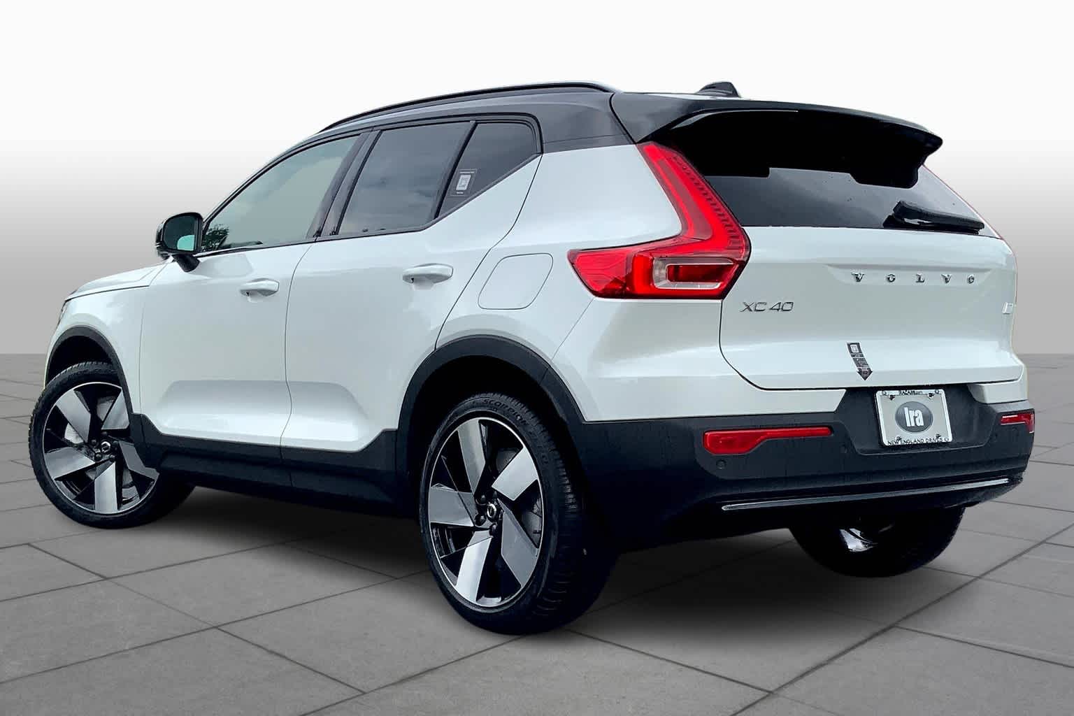 2024 Volvo XC40 Recharge Ultimate photo 3