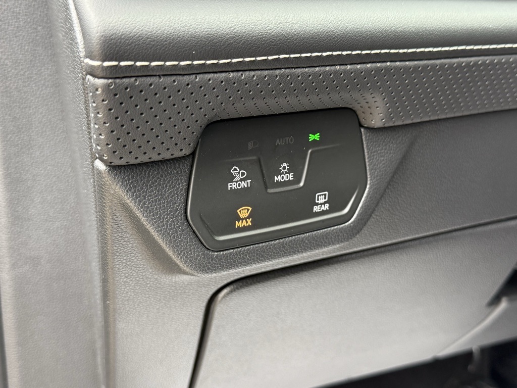 2024 Volkswagen Atlas SE Technology photo 15
