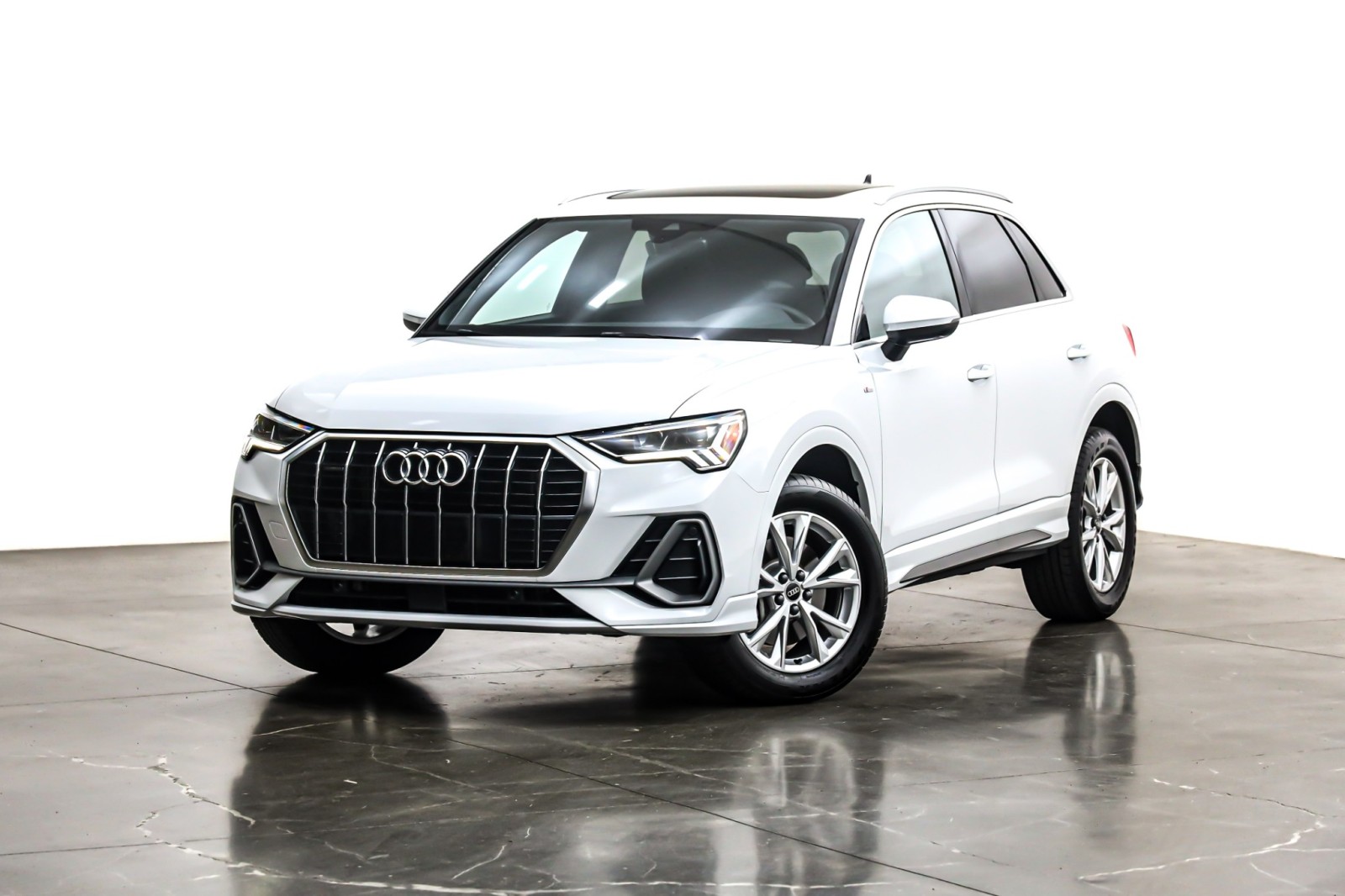 2025 Audi Q3 S Line Premium Plus's photo