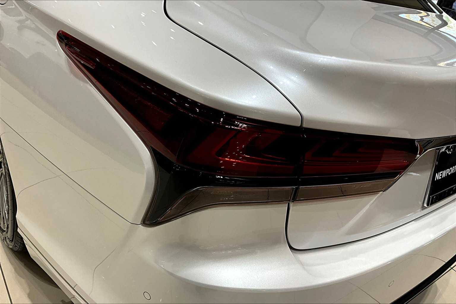 2025 Lexus LS 500 photo 11