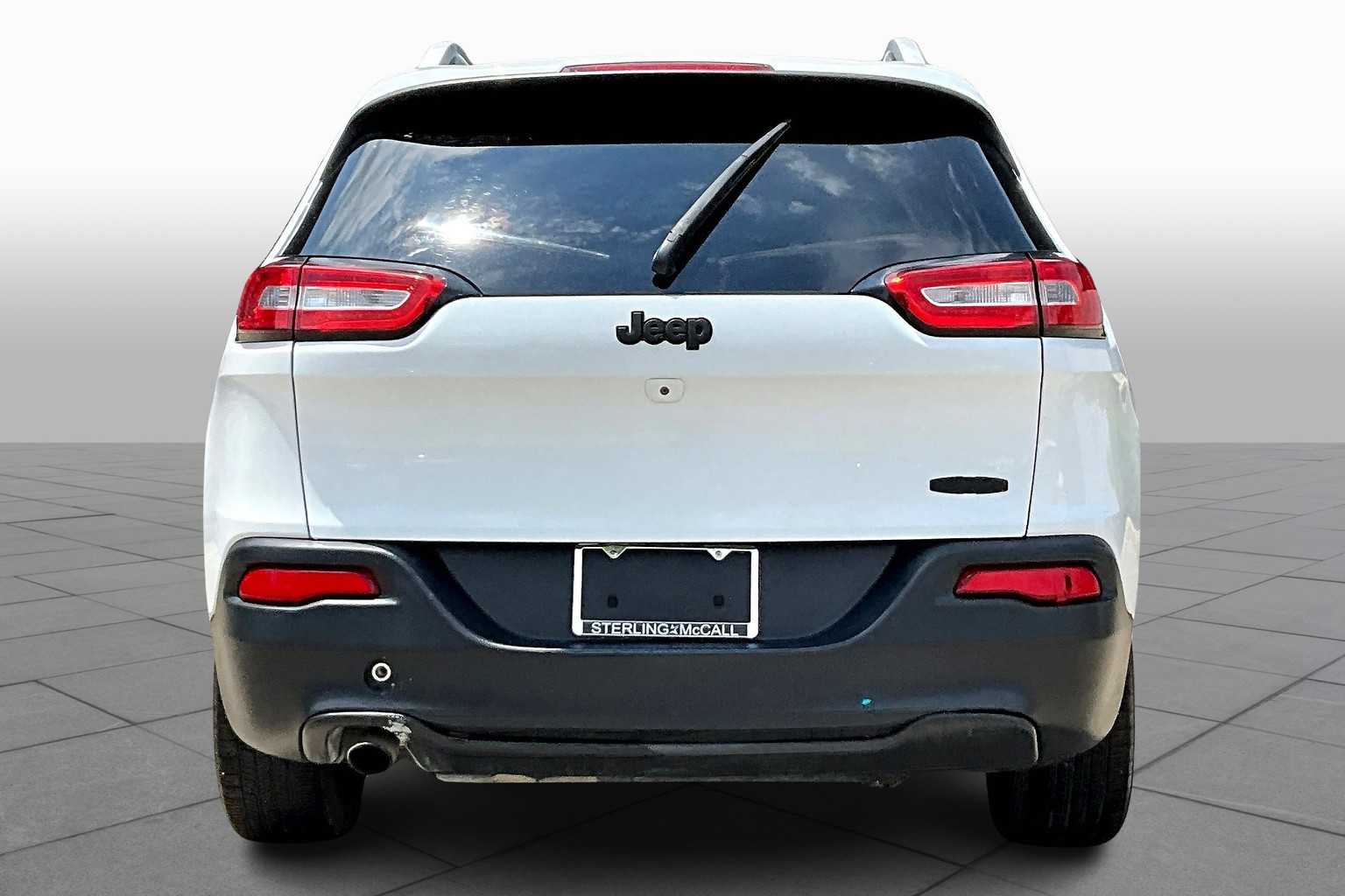 2017 Jeep Cherokee Latitude photo 4