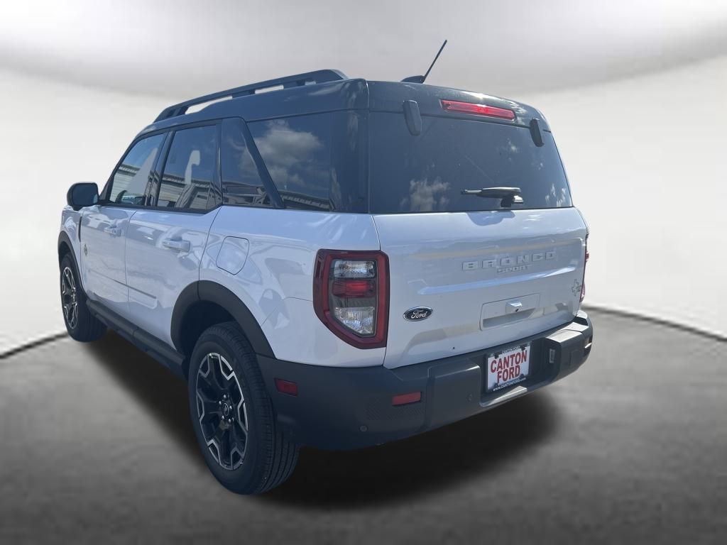 2025 Ford Bronco Sport Outer Banks photo 3