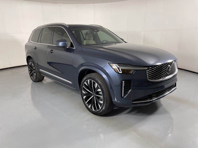 2026 Volvo XC90 B5 AWD Plus photo 2