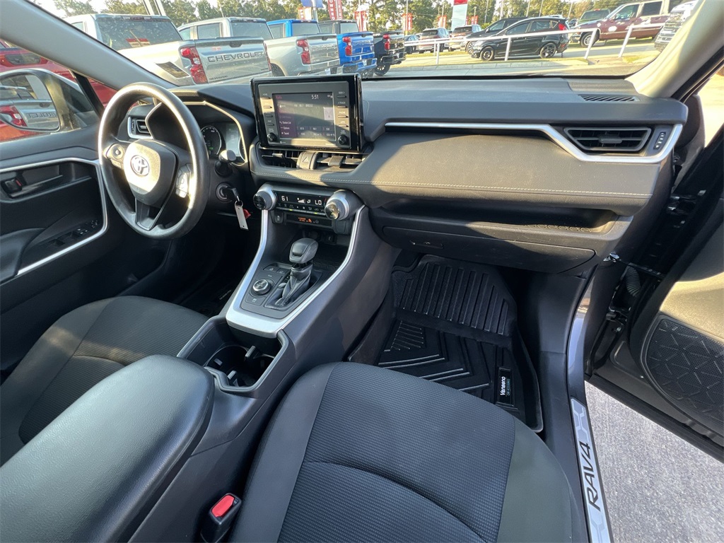 2022 Toyota RAV4 Hybrid LE photo 30