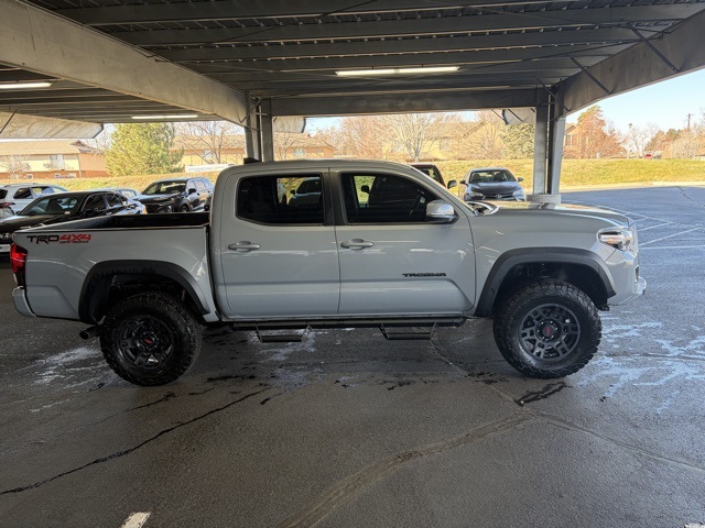 2019 Toyota Tacoma TRD Off-Road photo 4