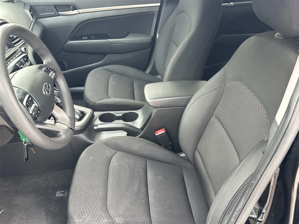 2020 Hyundai Elantra SEL photo 11