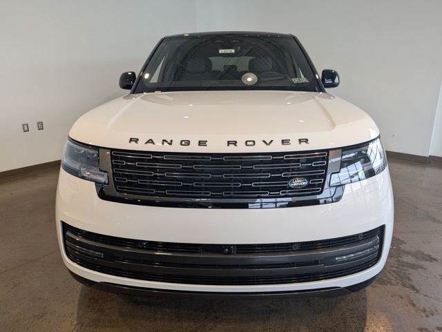 2025 Land Rover Range Rover SE photo 2