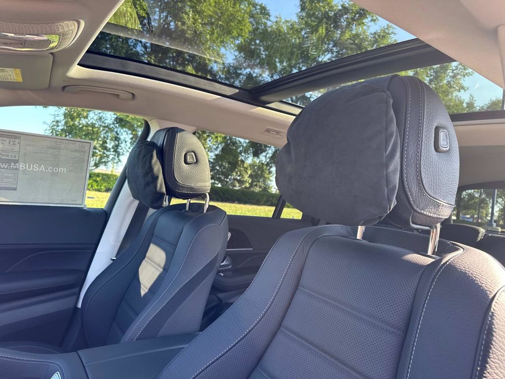 2026 Mercedes Benz GLS 450 4MATIC photo 20