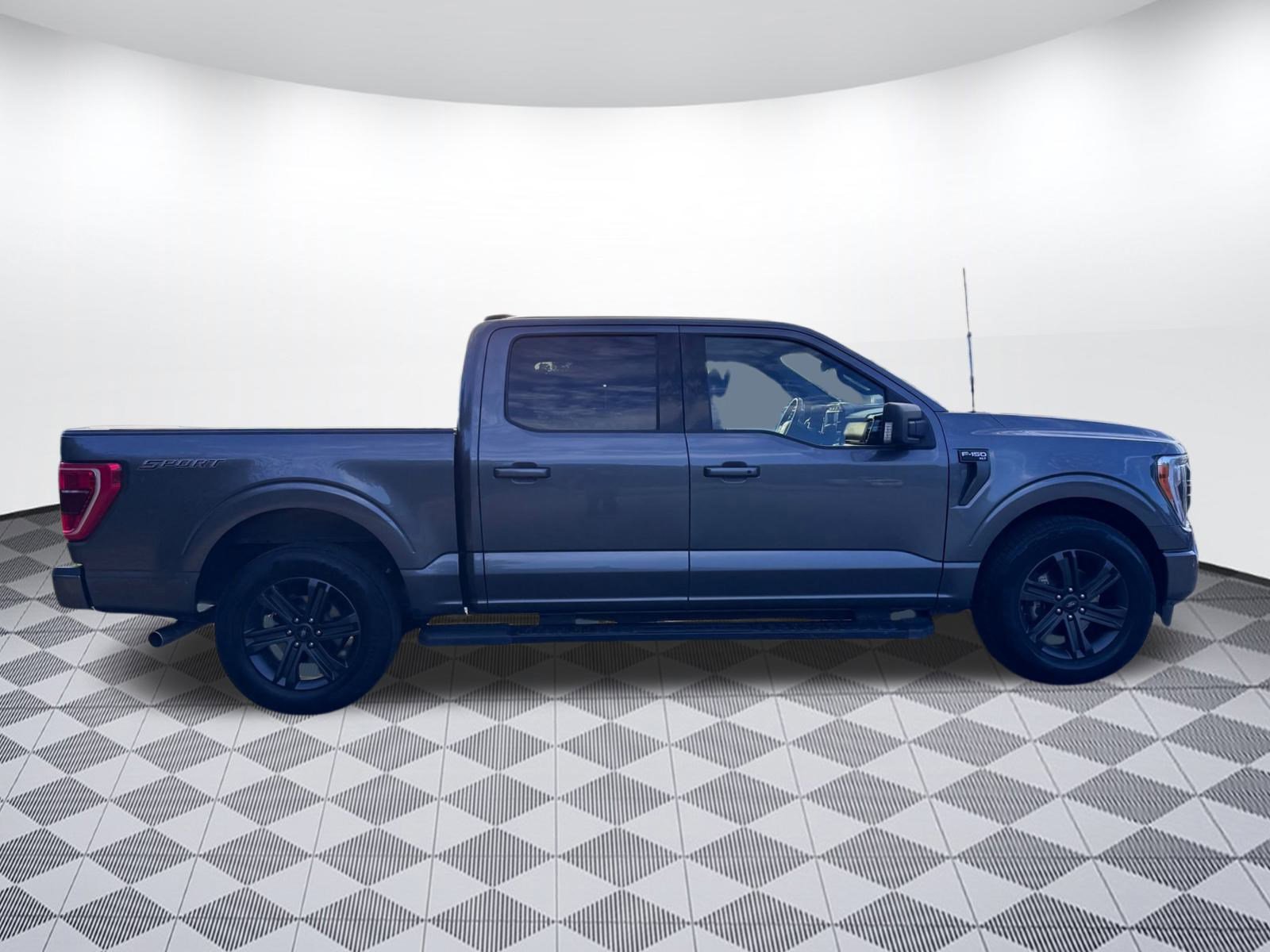 2023 Ford F-150 XLT photo 8