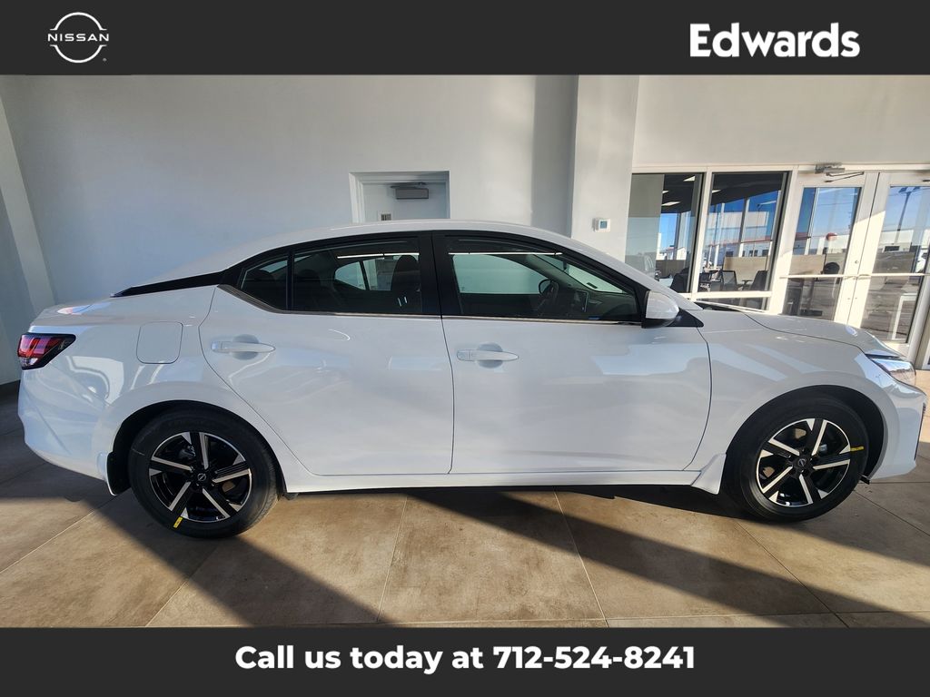 2025 Nissan Sentra SV's photo