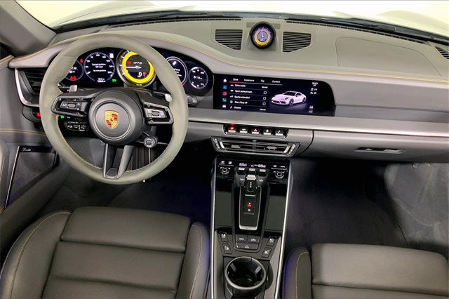 2023 Porsche 911 GTS photo 12